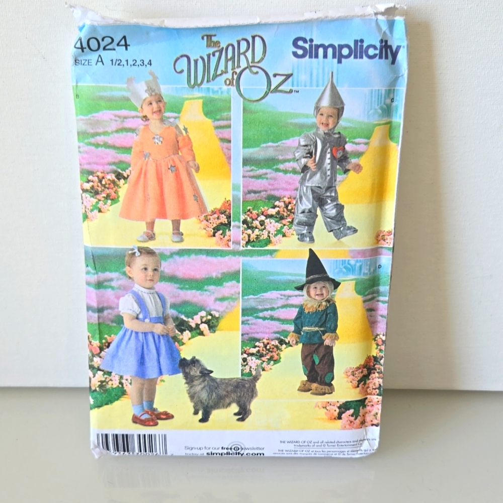 SIMPLICITY PATTERN/ TODDLER SIZE WIZARD of OZ COSTUMES